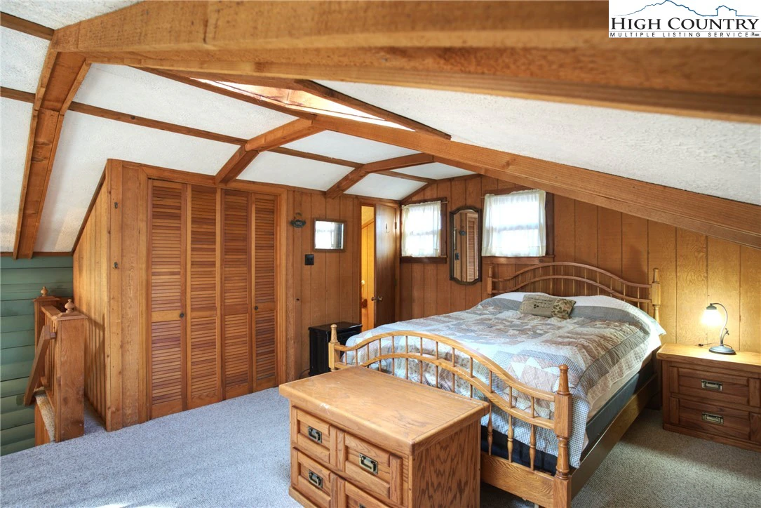 Image number 3 for the current listing