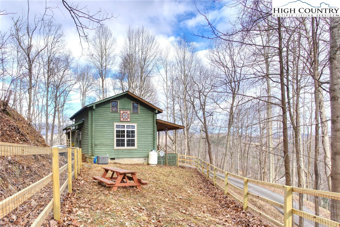 Image number 11 for the current listing
