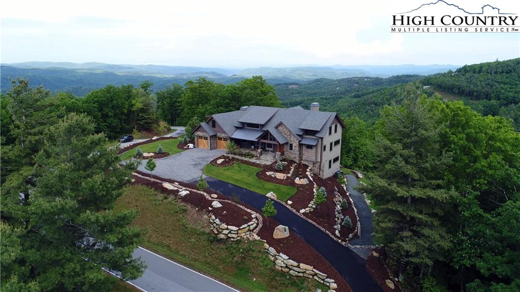 Image number 1 for the current listing