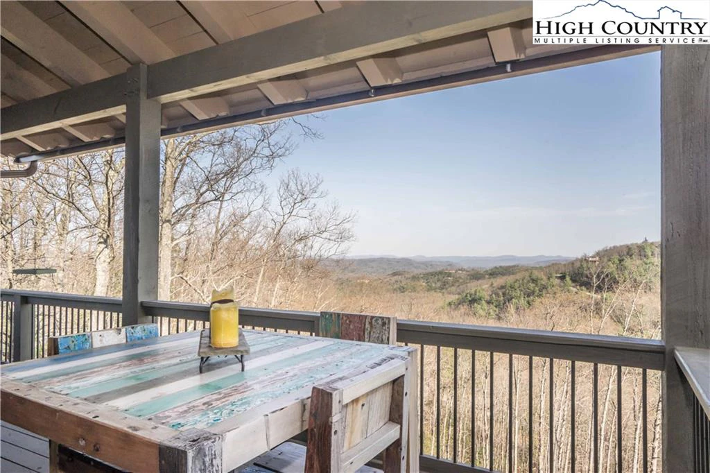 Image number 14 for the current listing