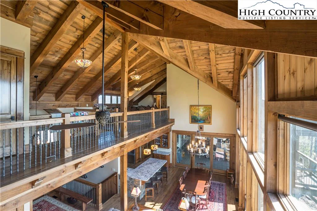 Image number 5 for the current listing