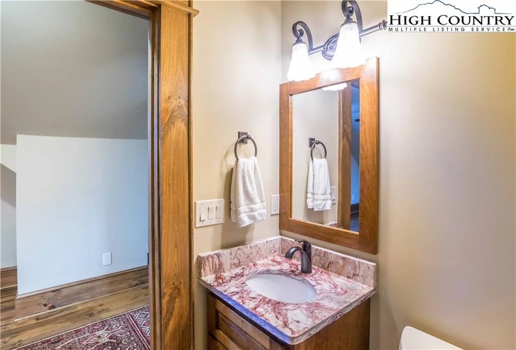 Image number 6 for the current listing