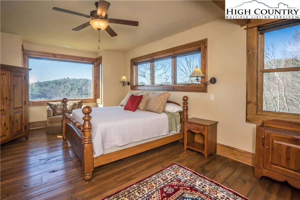 Image number 10 for the current listing