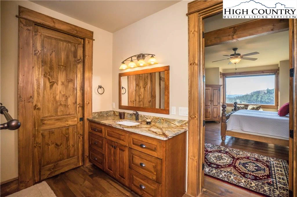 Image number 12 for the current listing