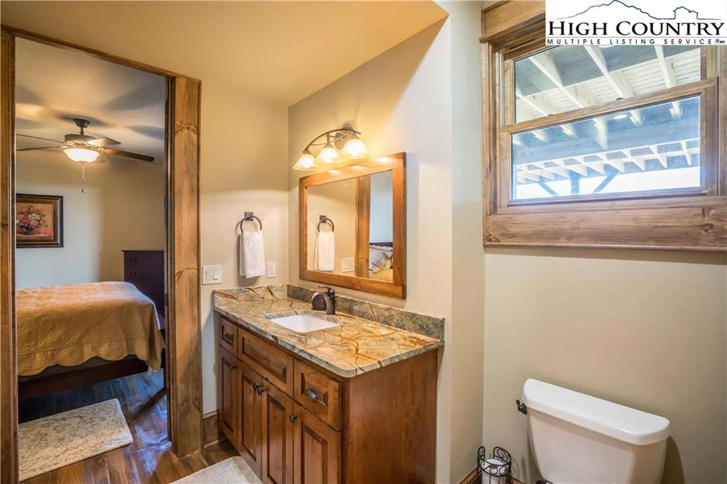 Image number 2 for the current listing