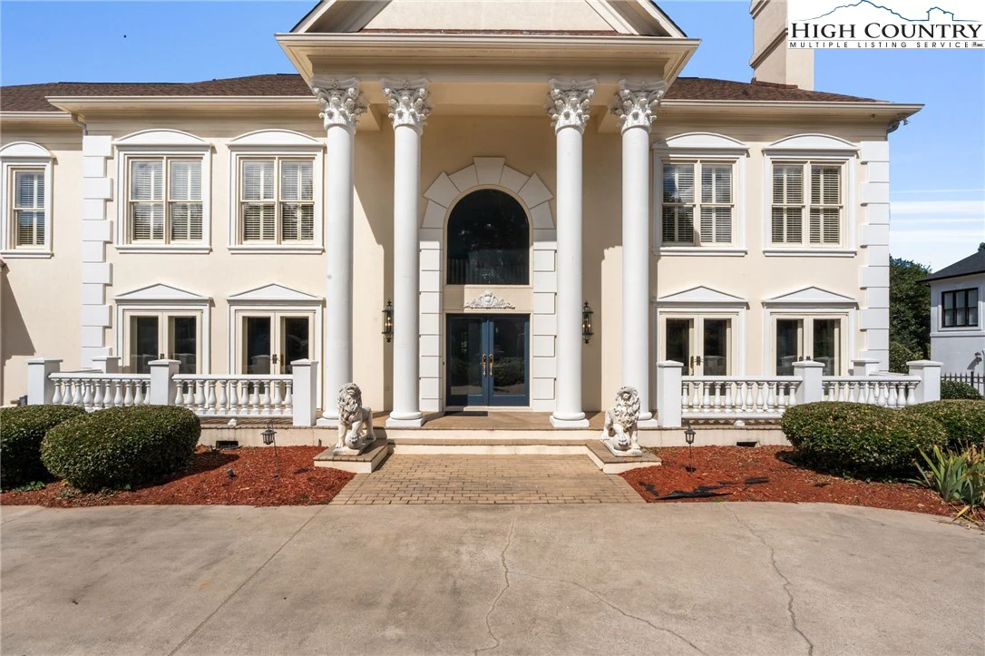 Image number 20 for the current listing