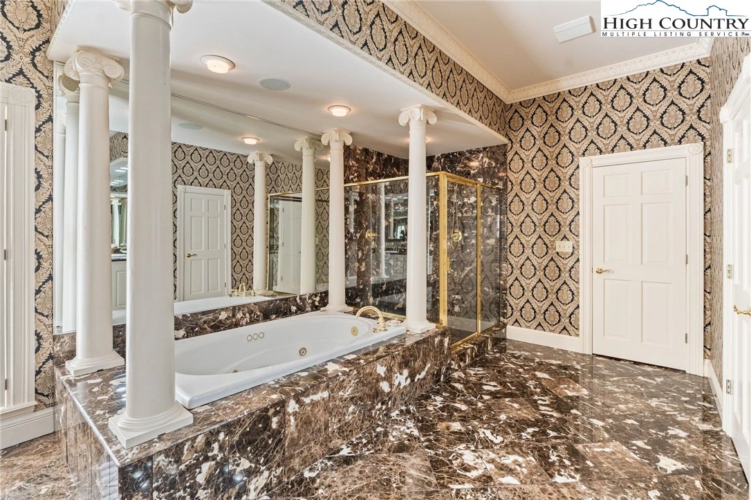 Image number 7 for the current listing