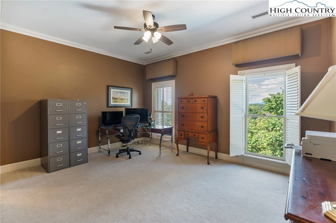 Image number 8 for the current listing