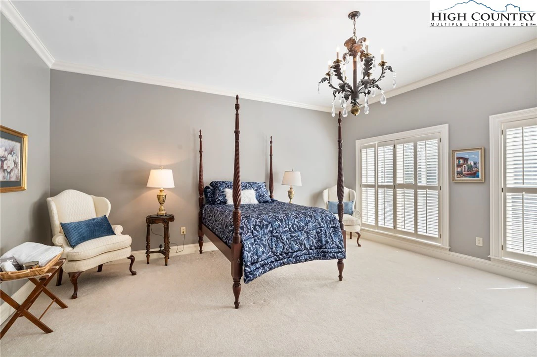 Image number 13 for the current listing