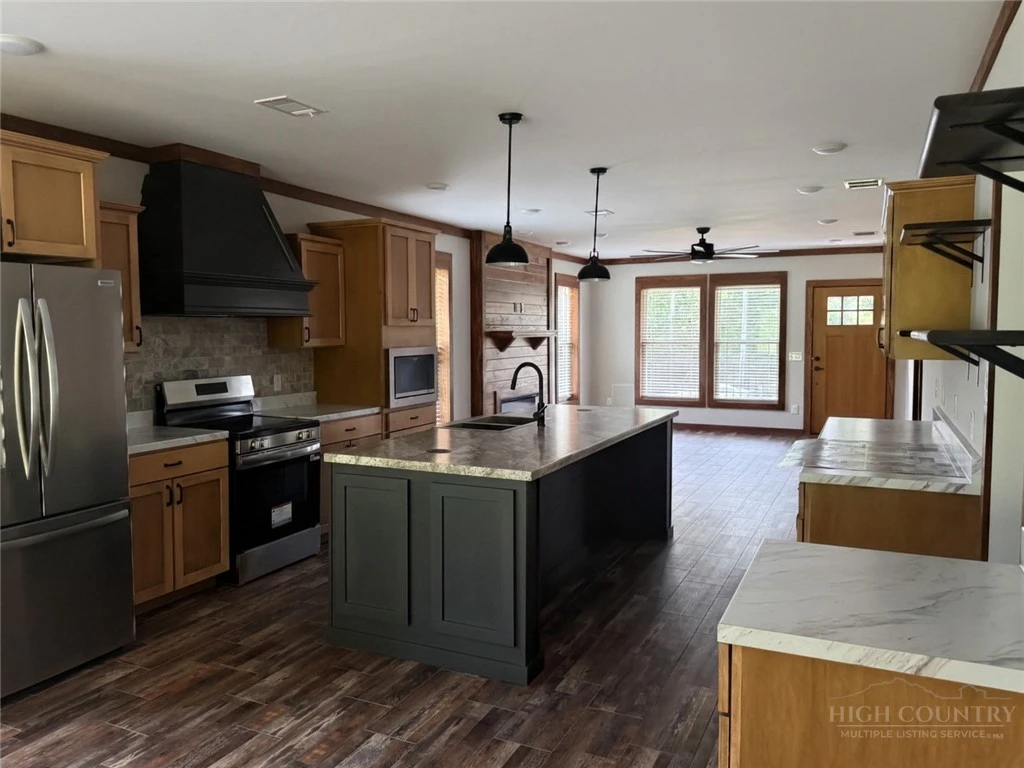 Image number 5 for the current listing