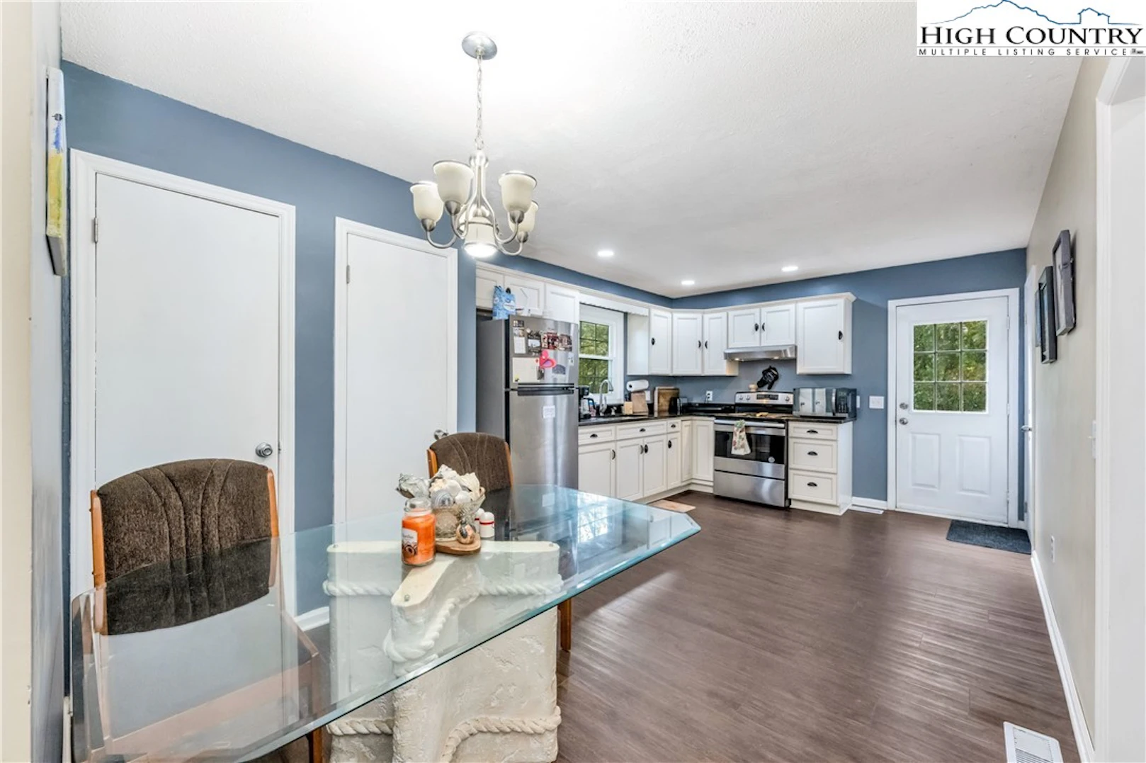 Image number 10 for the current listing