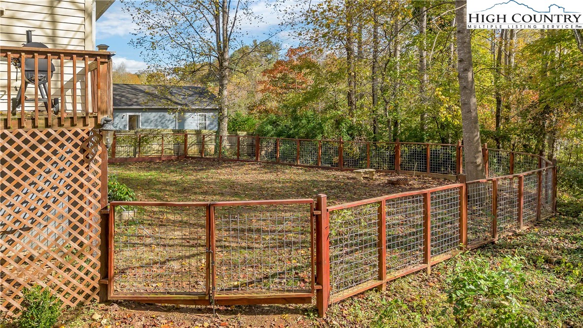 Image number 17 for the current listing