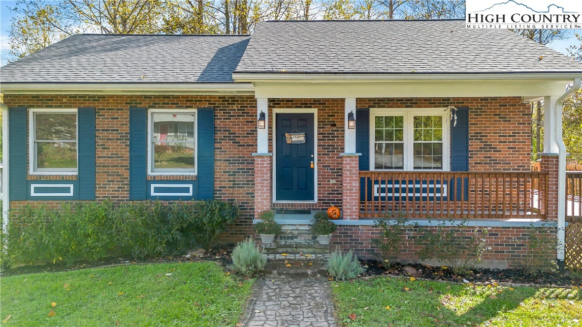 Image number 1 for the current listing