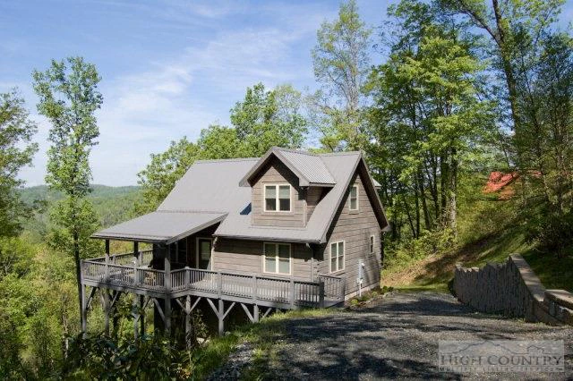 Image number 1 for the current listing