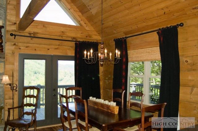 Image number 9 for the current listing