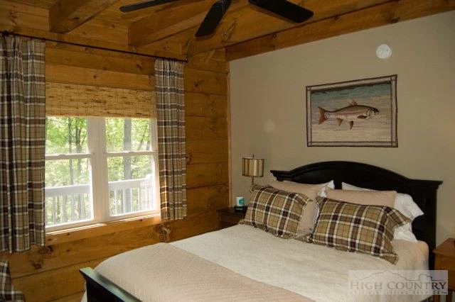 Image number 7 for the current listing