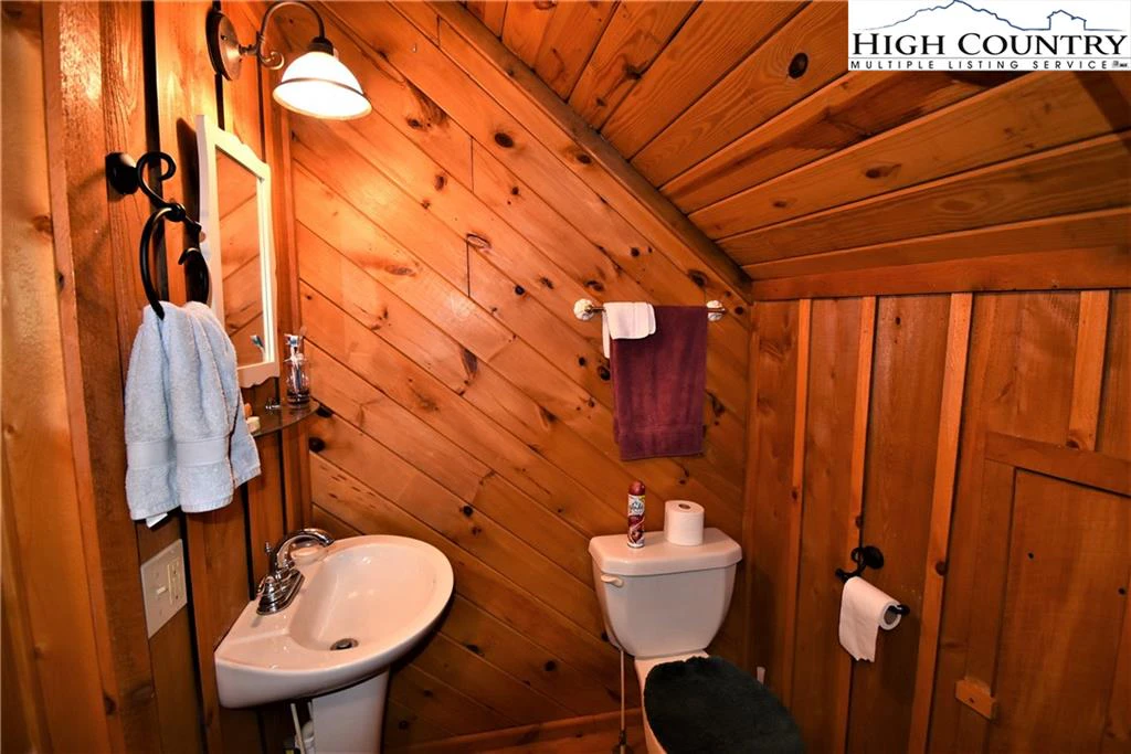 Image number 2 for the current listing