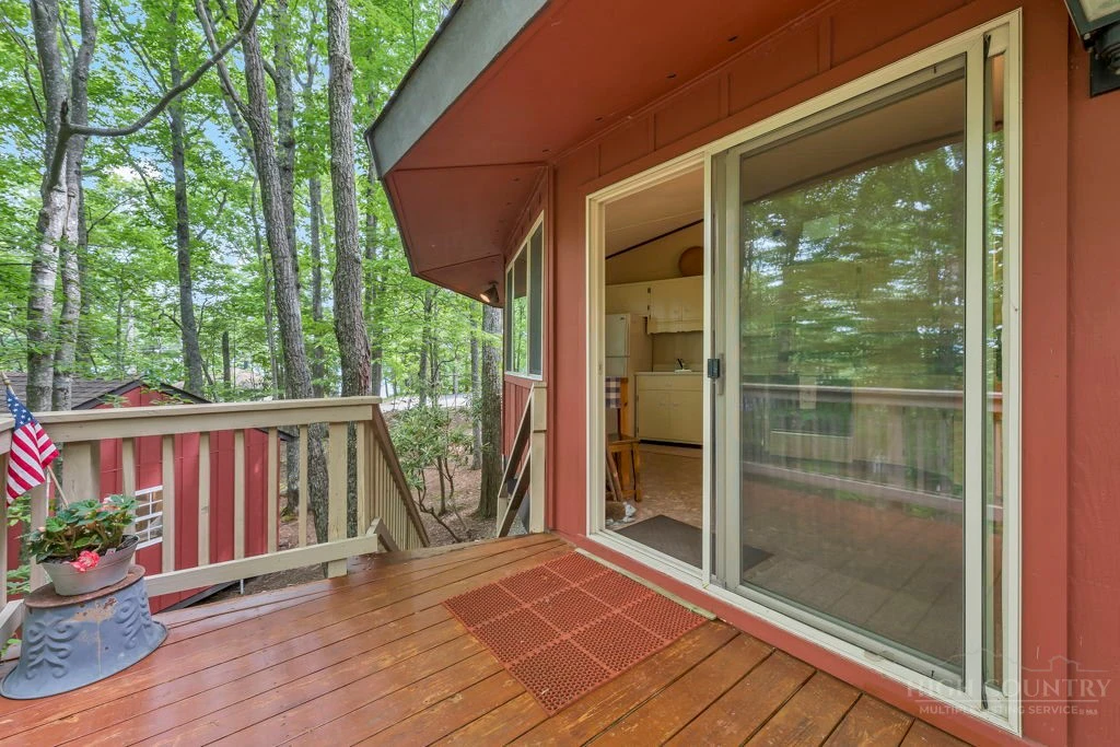 Image number 16 for the current listing