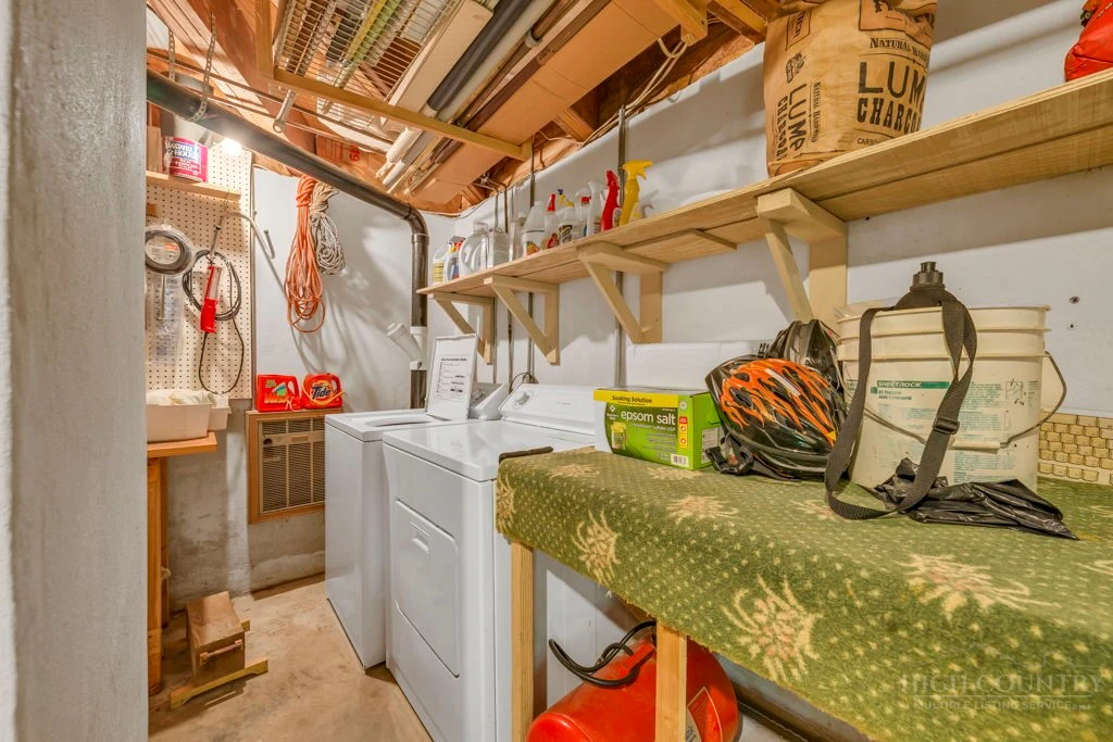 Image number 5 for the current listing