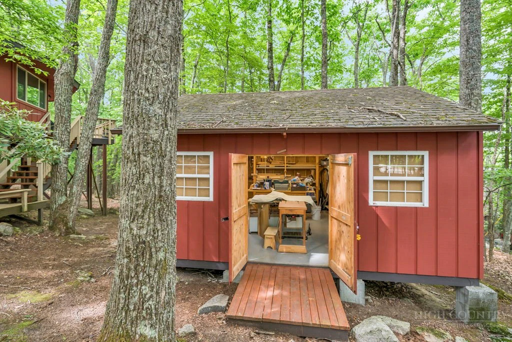 Image number 3 for the current listing
