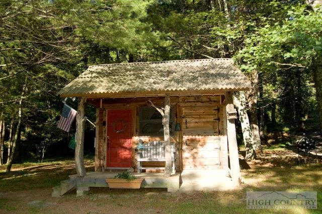 Image number 11 for the current listing