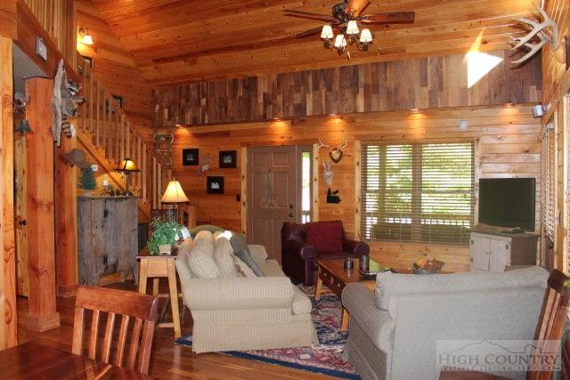 Image number 8 for the current listing