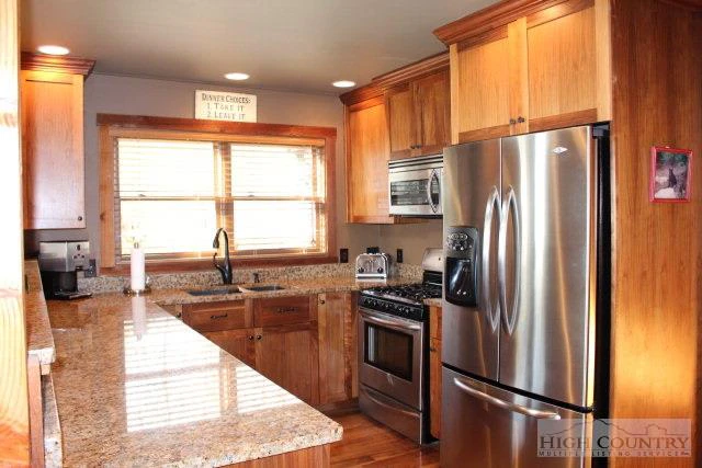 Image number 7 for the current listing