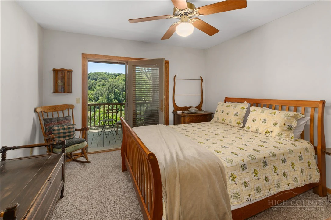 Image number 5 for the current listing