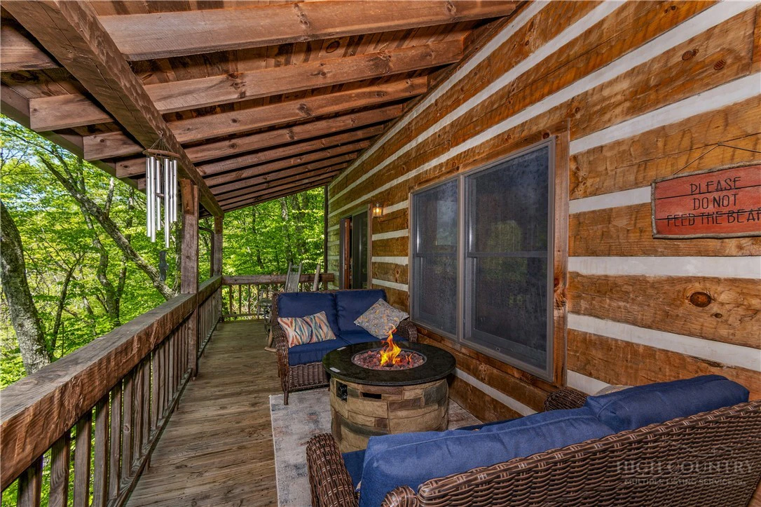Image number 15 for the current listing