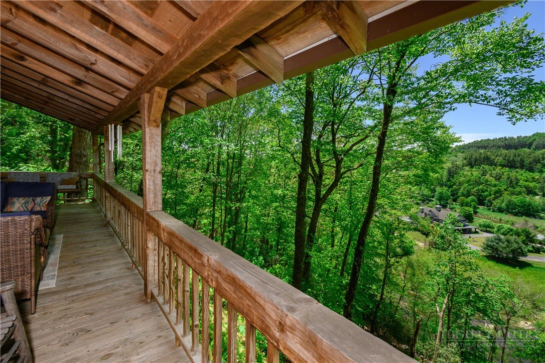 Image number 16 for the current listing