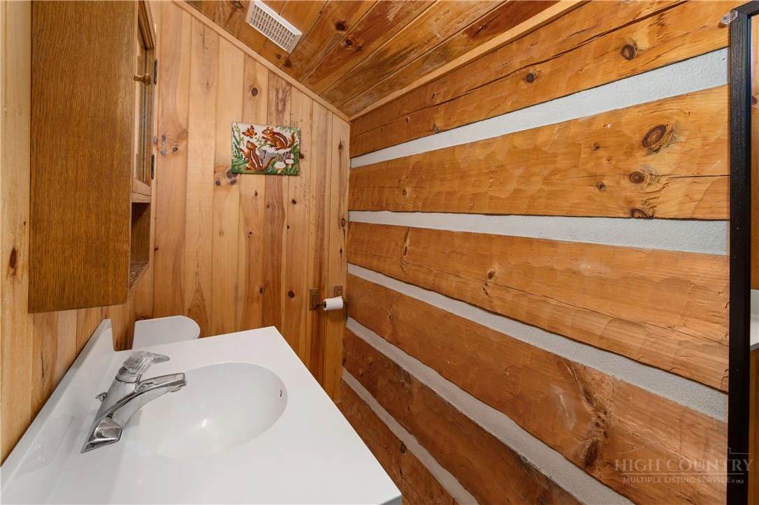 Image number 20 for the current listing