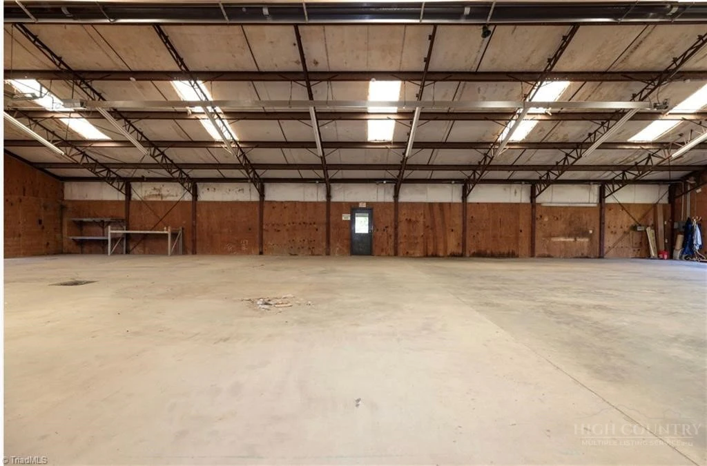 Image number 3 for the current listing