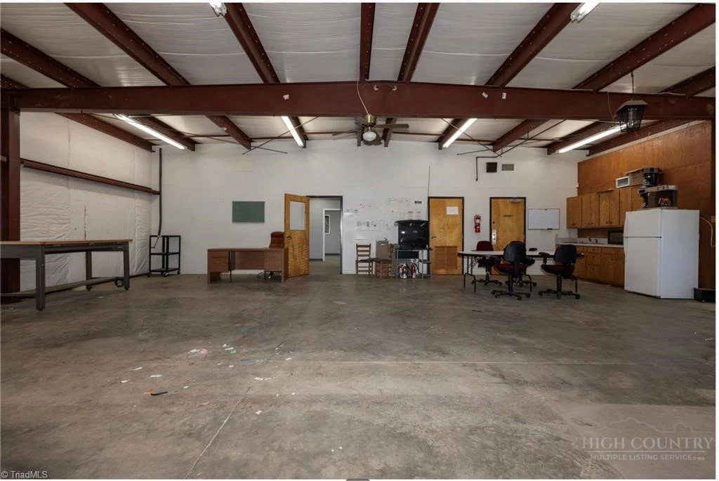 Image number 6 for the current listing