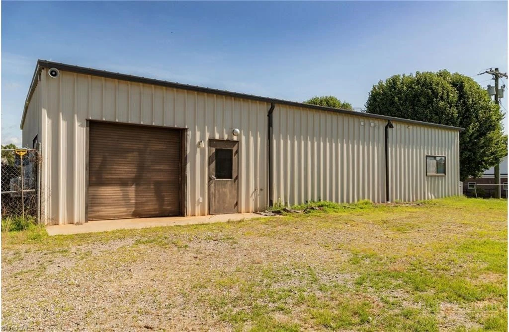 Image number 21 for the current listing