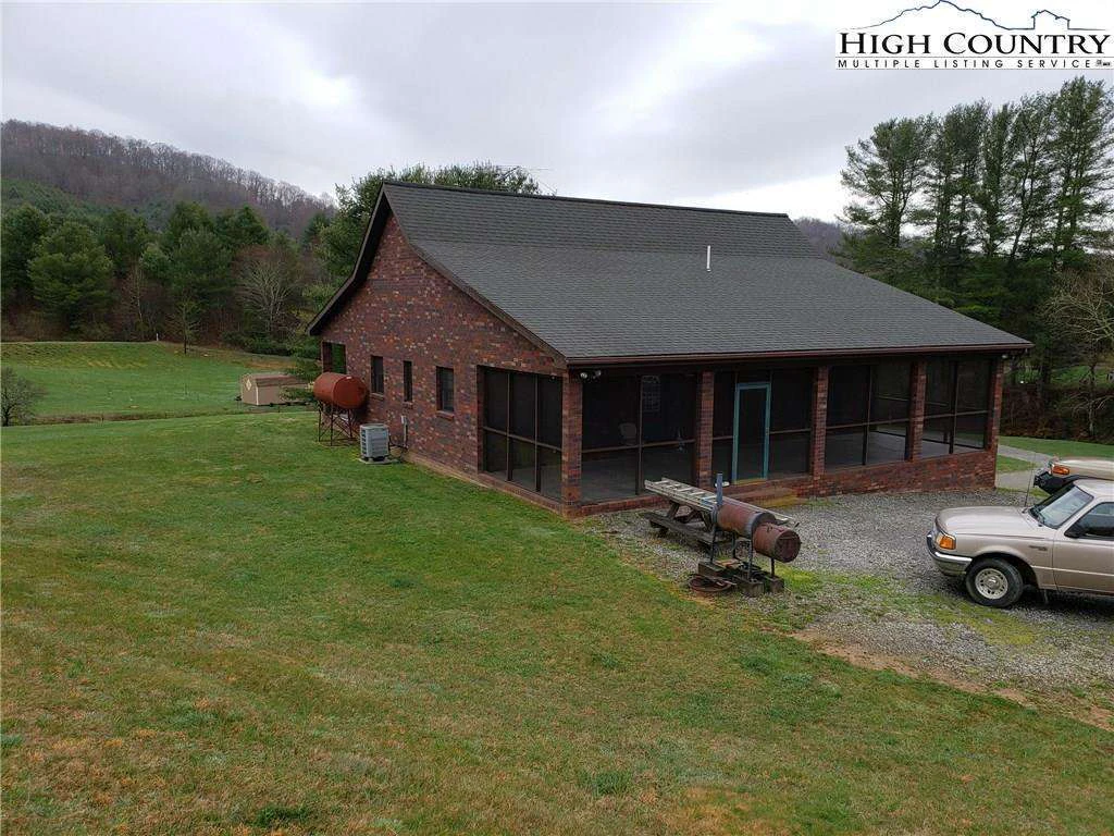 Image number 10 for the current listing
