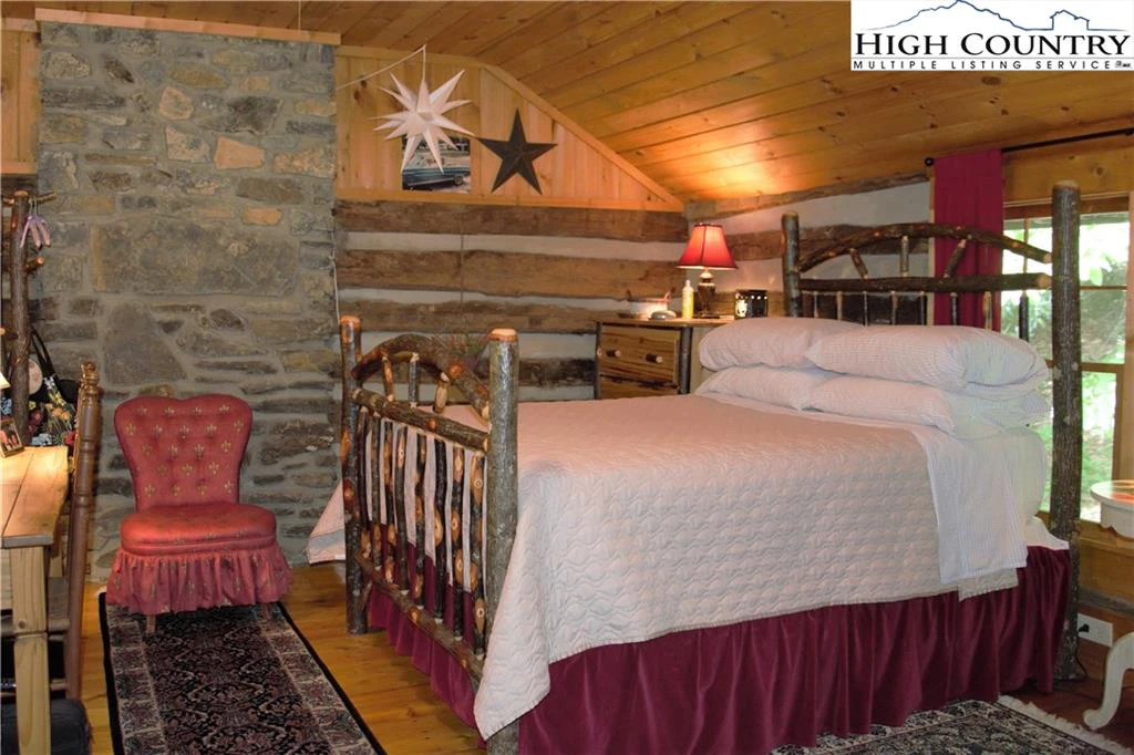 Image number 12 for the current listing