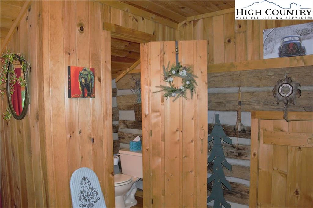 Image number 11 for the current listing