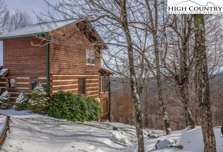 Image number 19 for the current listing