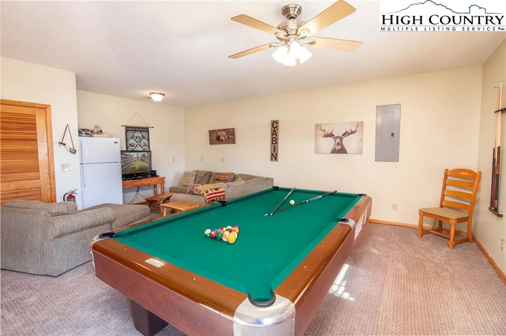 Image number 2 for the current listing