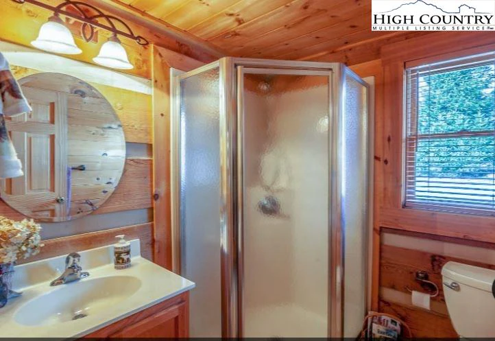 Image number 13 for the current listing