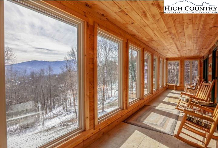 Image number 21 for the current listing