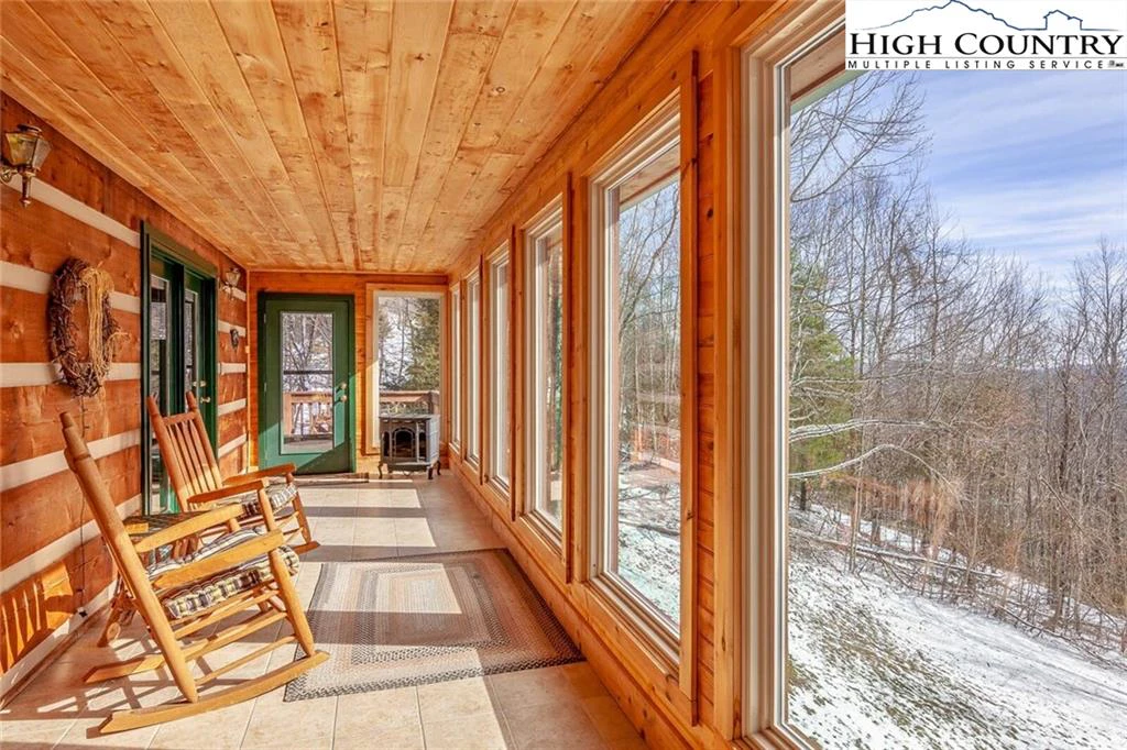 Image number 20 for the current listing