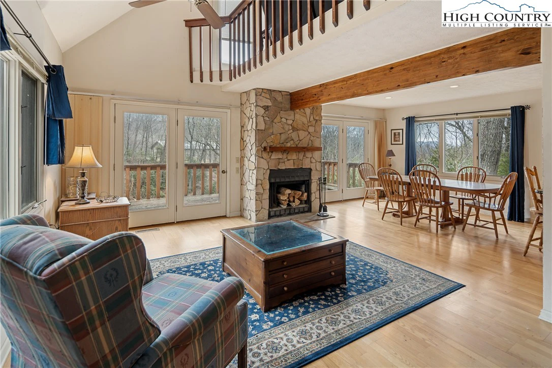 Image number 10 for the current listing