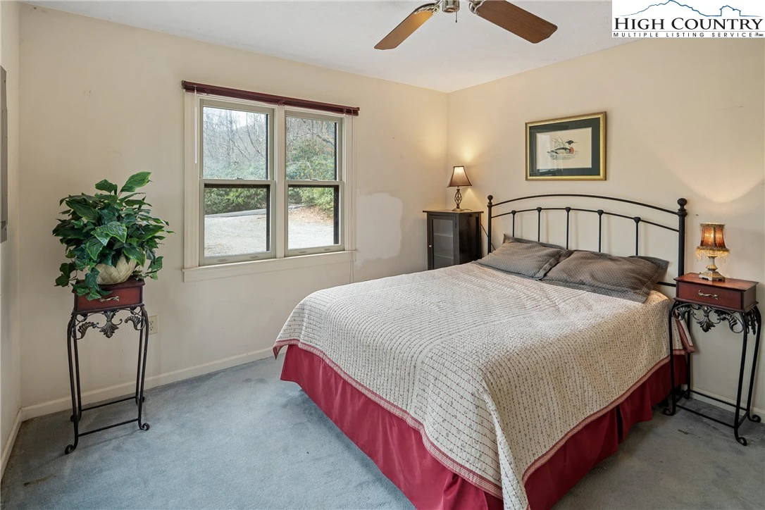 Image number 2 for the current listing