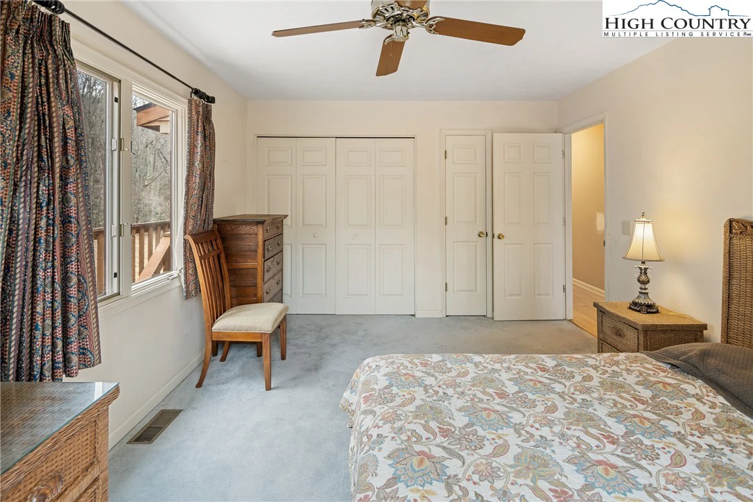Image number 5 for the current listing