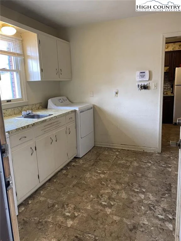 Image number 2 for the current listing