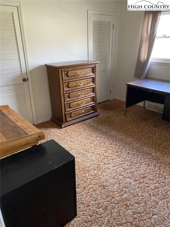 Image number 8 for the current listing