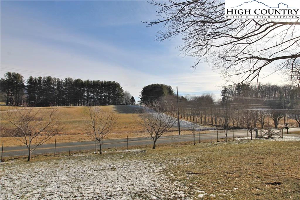 Image number 17 for the current listing