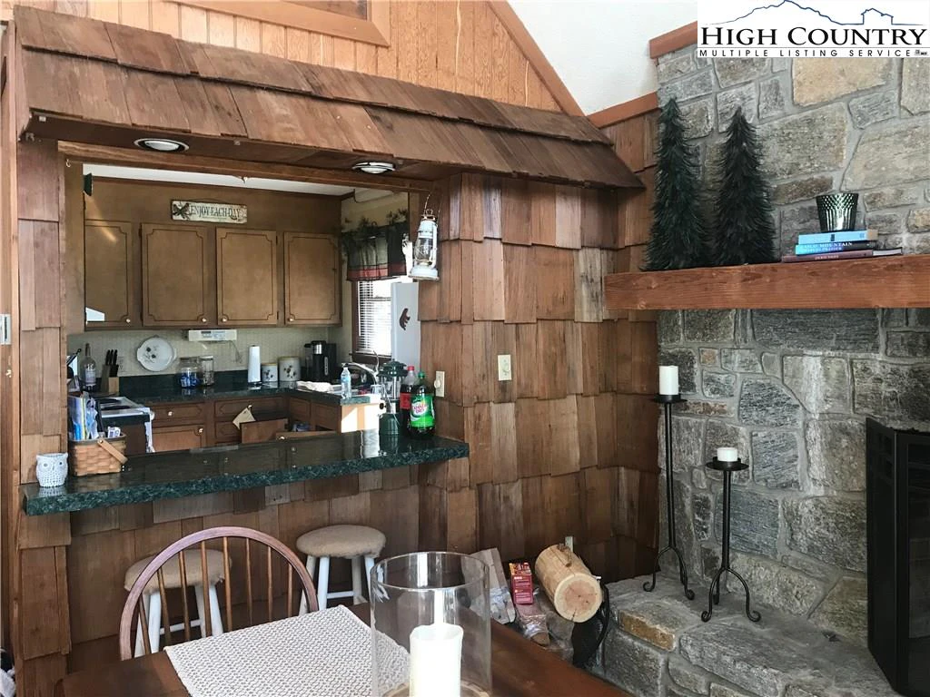 Image number 5 for the current listing