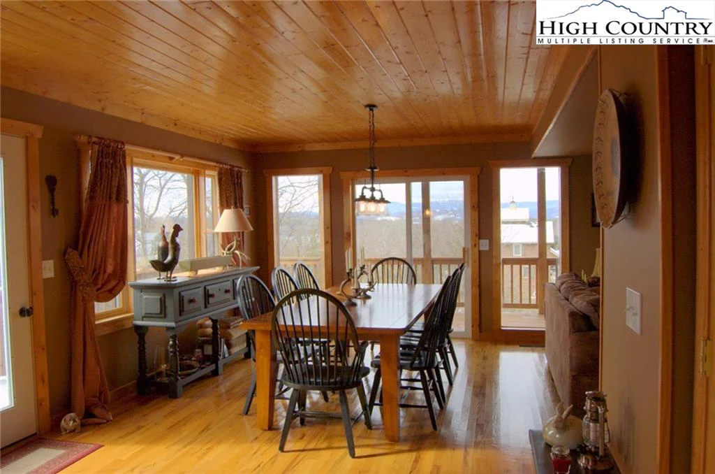 Image number 2 for the current listing